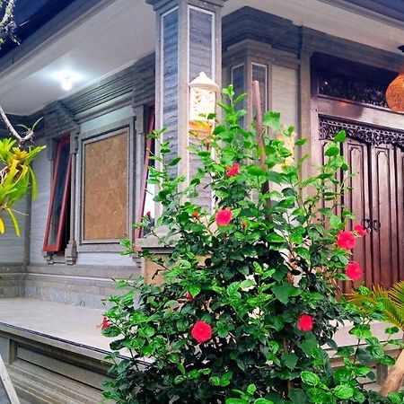 Regina Guest House ウブド エクステリア 写真